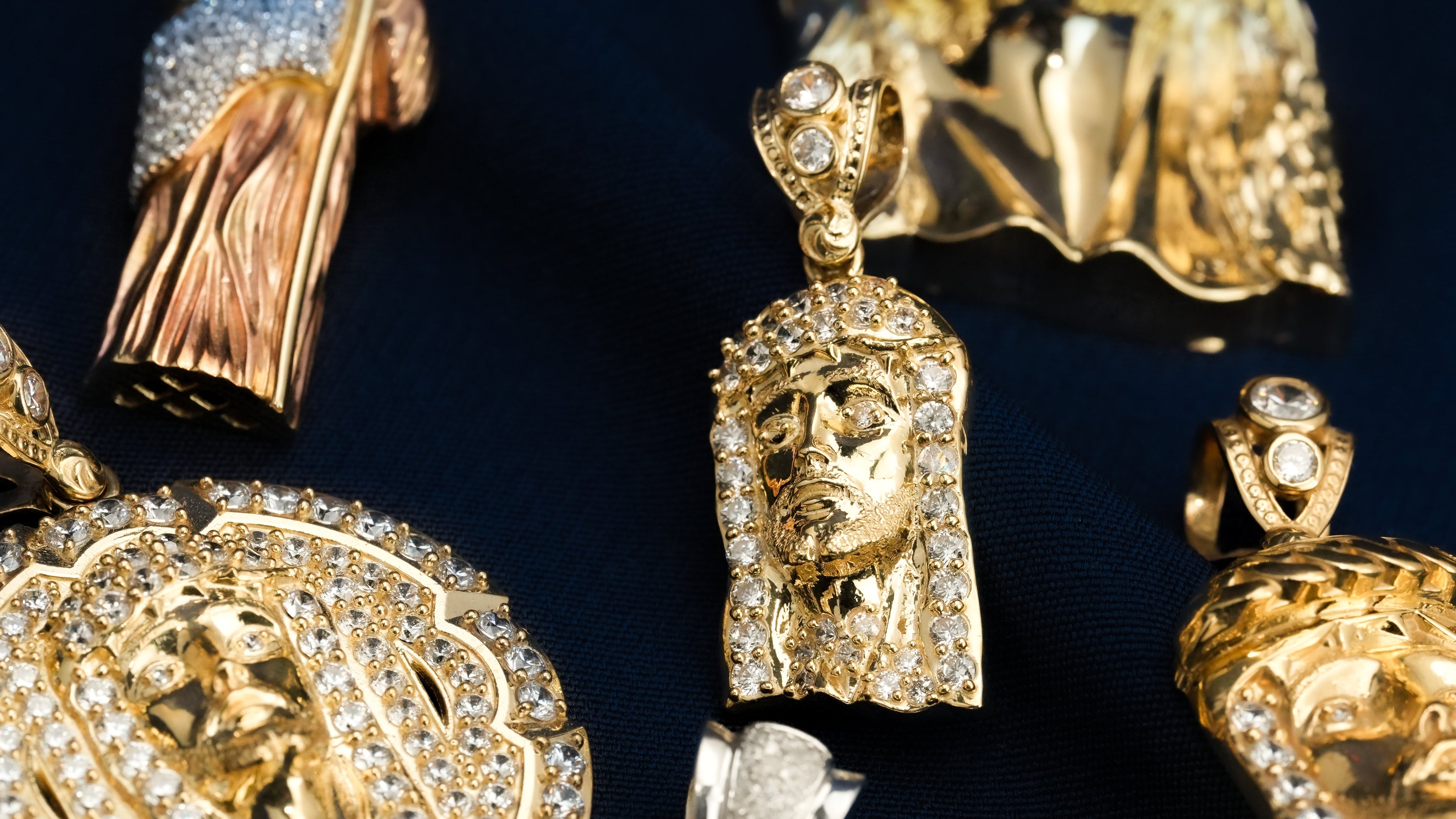 Pendentifs Jésus pour hommes