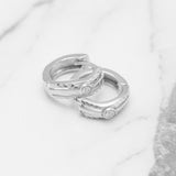Huggies - Or 10K blanc bandes ondulées coupe diamant & pierre cz - BOG175