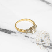 Bague de fiançailles - Or 18K deux tons jaune & blanc diamant naturel coupe brillant sertie baguette 0.45CT - RIGD032