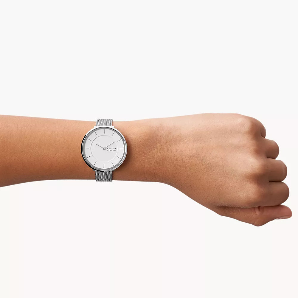 SKW3016_onwrist.webp