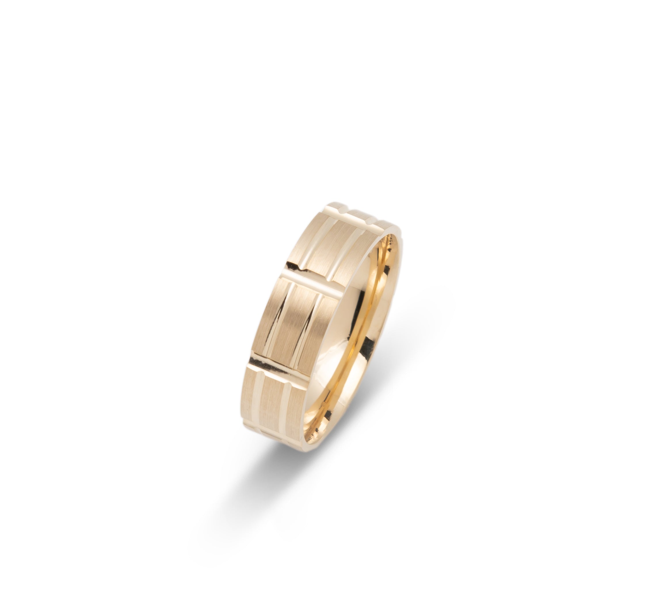 Ring - 10K Gold structured design & sculpted details 6mm - RIG638