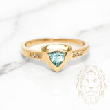 Bague - Or 10K jaune topaze bleue coupe trillion 0.20CT serti clos & diamants naturels 0.10CT - RIGD132