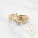 Bague - Or 10K jaune bandes croisées serties de diamants naturels coupe brillant & baguette 0.08CT - RIGD199