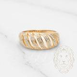 Bague - Or 10K jaune croissant pavé de diamants naturels 0.12CT - RIGD213