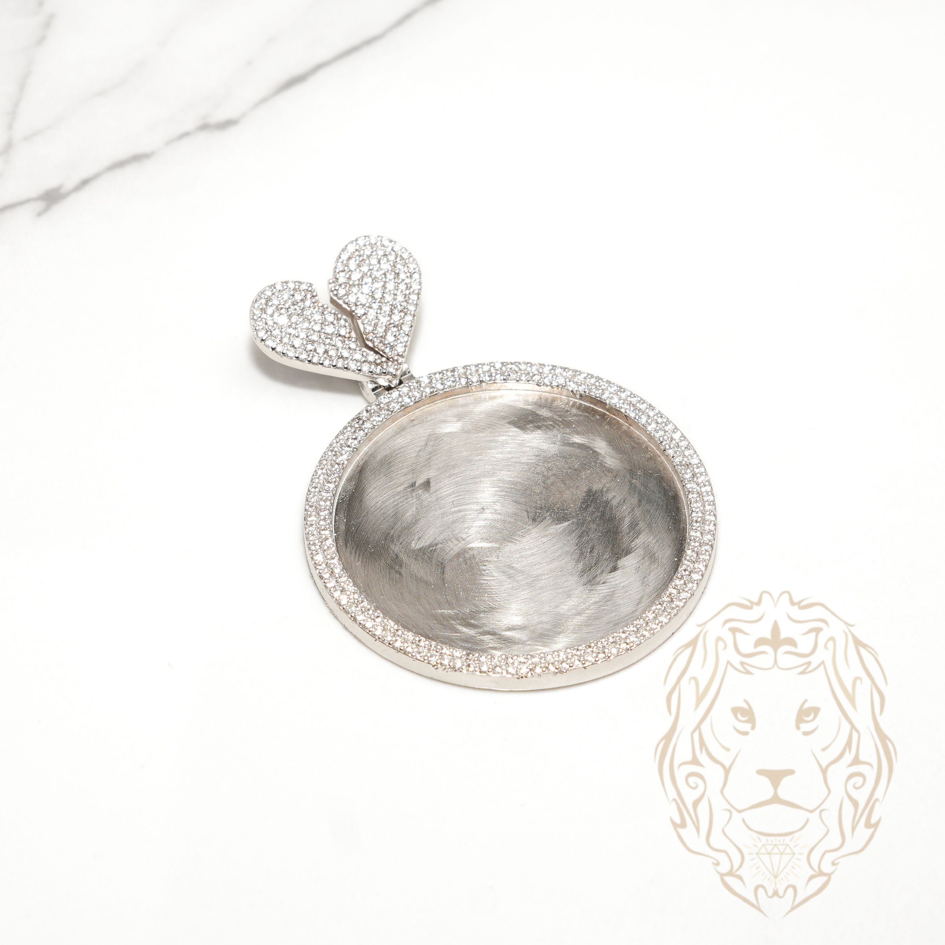 Pendentif - Or 10K blanc photo & bail coeur brisé pavé de diamants de laboratoire 2.50TCW - PEGL059