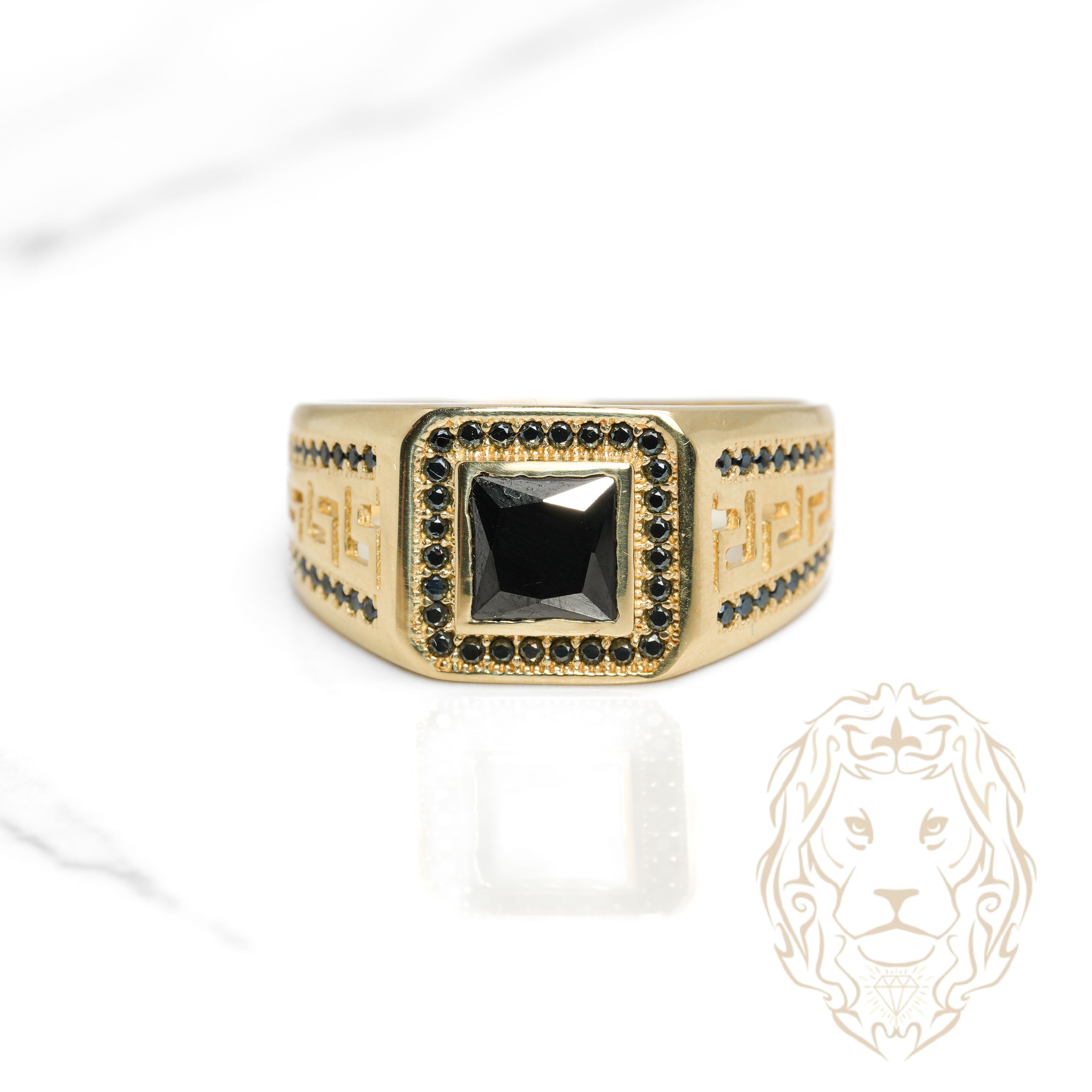 Bague - Or 10K jaune chevalière pierres noires avec motif clé grecque - RIG1105