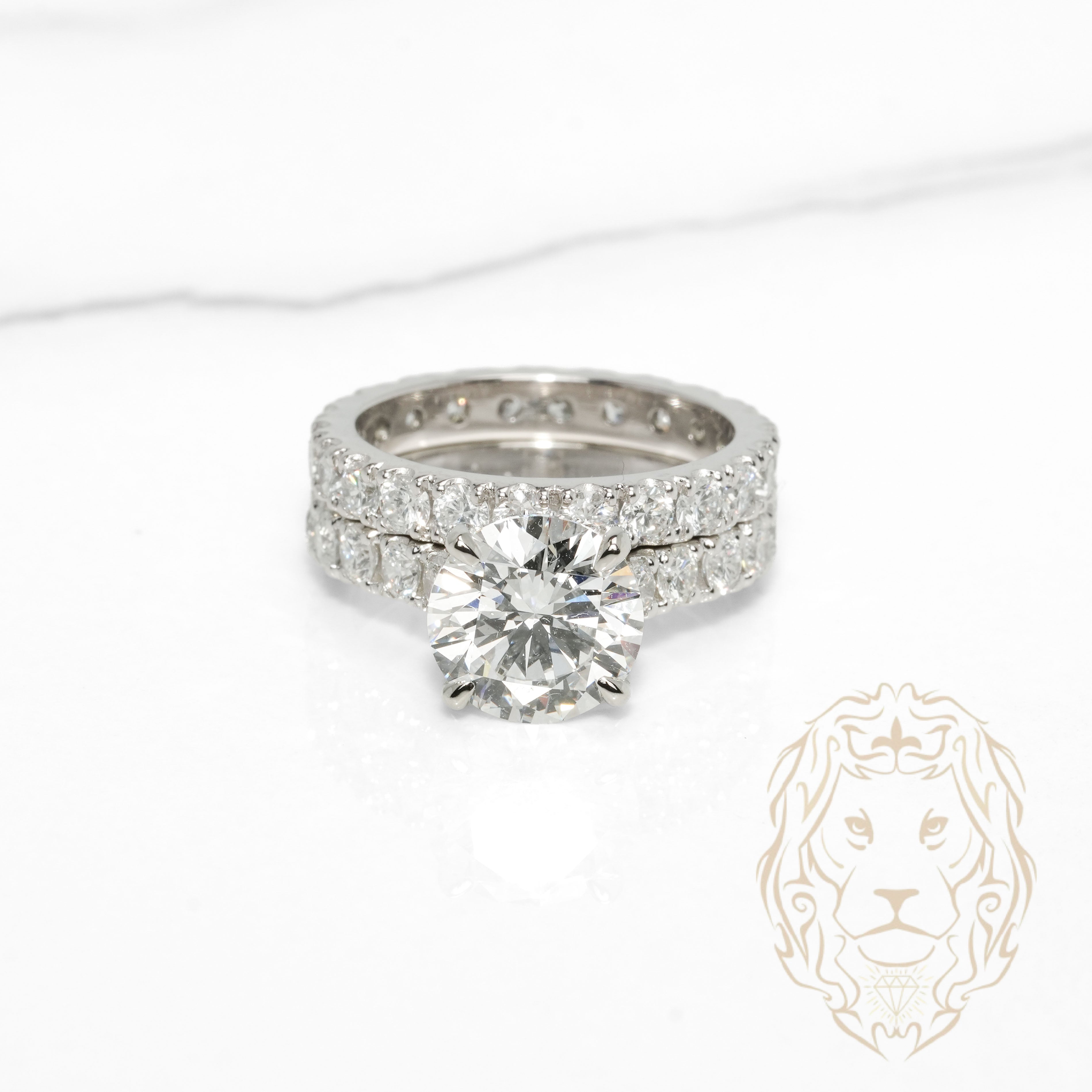 Bague de fiançaille - Or 18K blanc ensemble (2) halo caché diamant laboratoire VS1 coupe rond brillant 3.08CT avec monture & alliance éternité sertie de diamants 3.00TCW - RIGL126