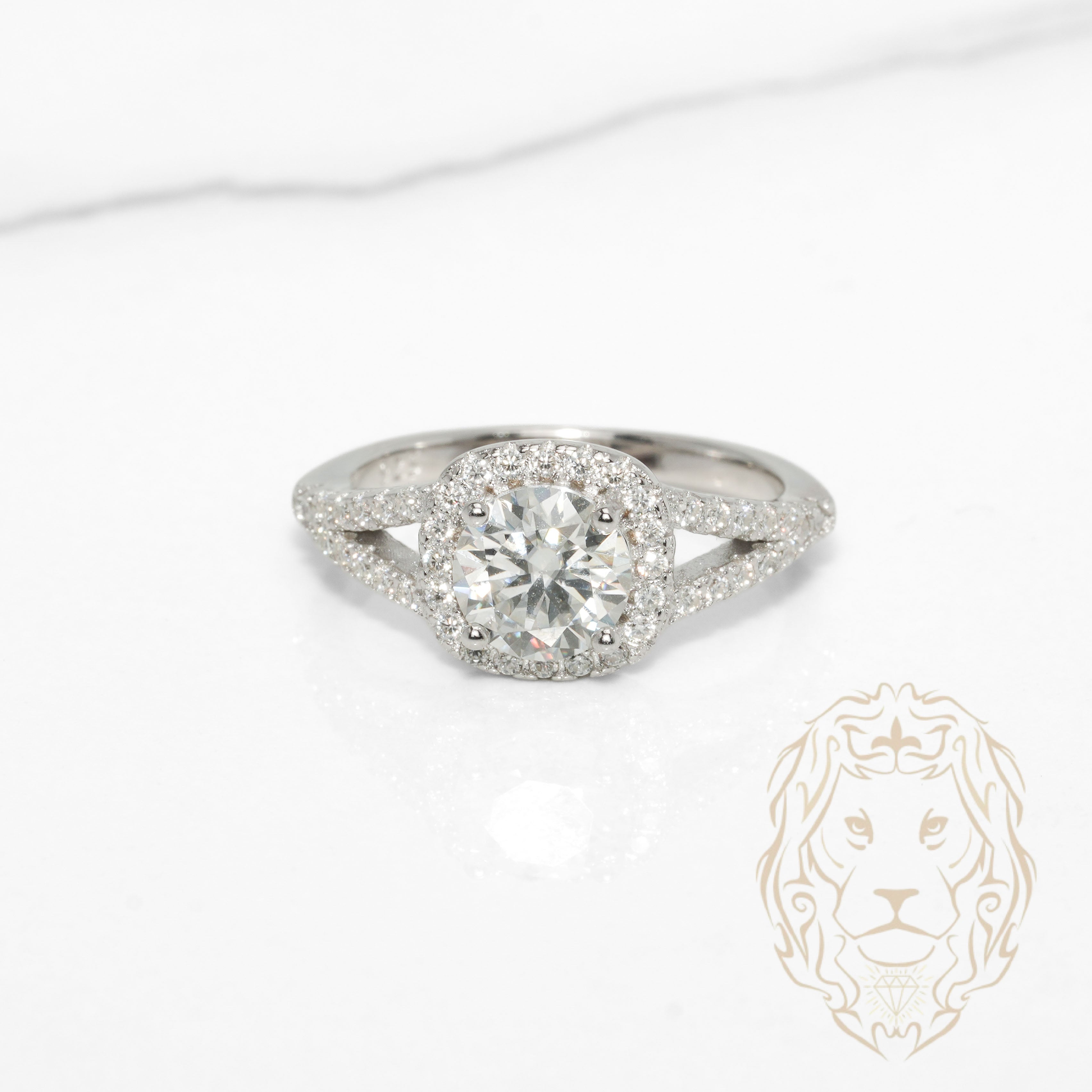 Bague - Argent halo pierre AAA coupe ronde 1.20CT & tige fendue pavée - RIS1422