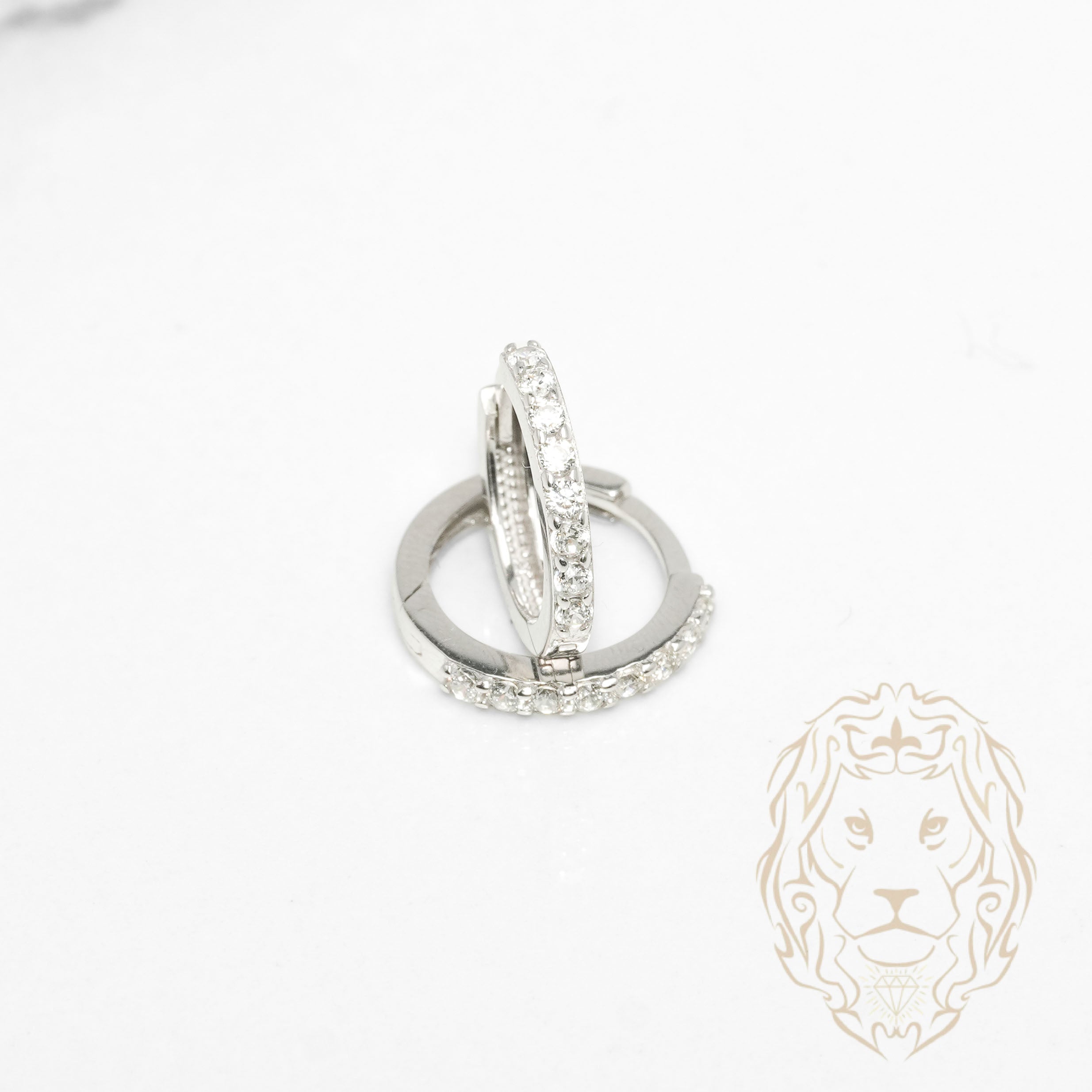 Huggies - Or 10K blanc semi-éternité pierres cz 2mm X 10mm - BOG1334