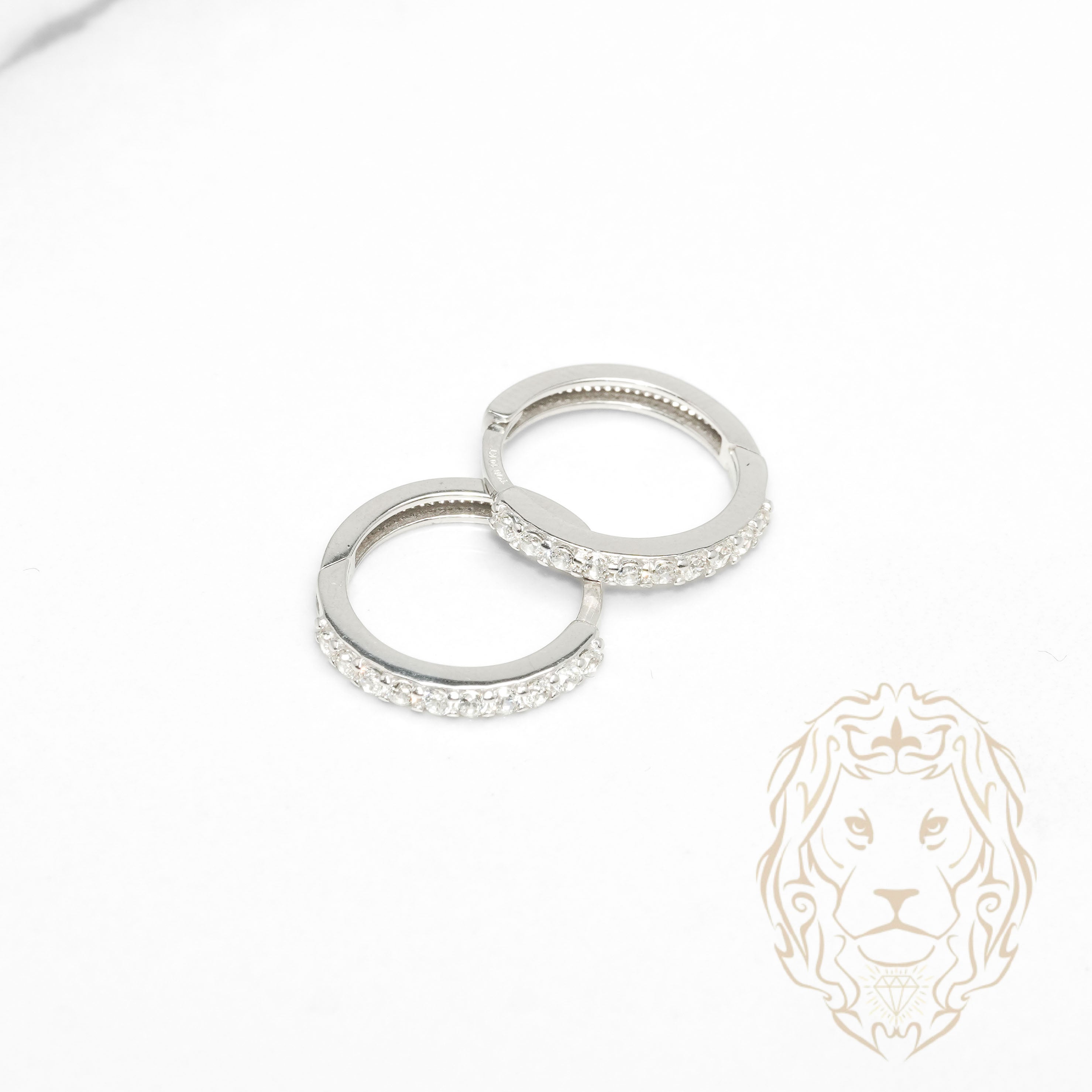 Hoops - Or 10K blanc semi-éternité pierres cz 2mm X 11mm - BOG1335