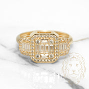 Bague - Or 10K jaune trinité halo pavé cz rond & baguette - RIG515