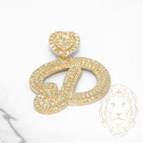 Pendentif - Or 10K jaune "D" avec bélière en forme de cœur pavé de diamants lab VS 1.5CT - PEGL023