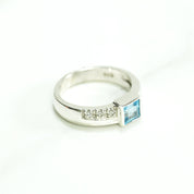 Bague - Or 10K pierre coupe princesse pavé blanc cz bleu - RIG198