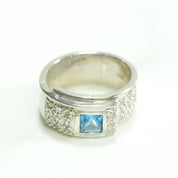 Bague - Or 10K bandes superposées pavé avec pierre coupe princesse blanc cz bleu - RIG199