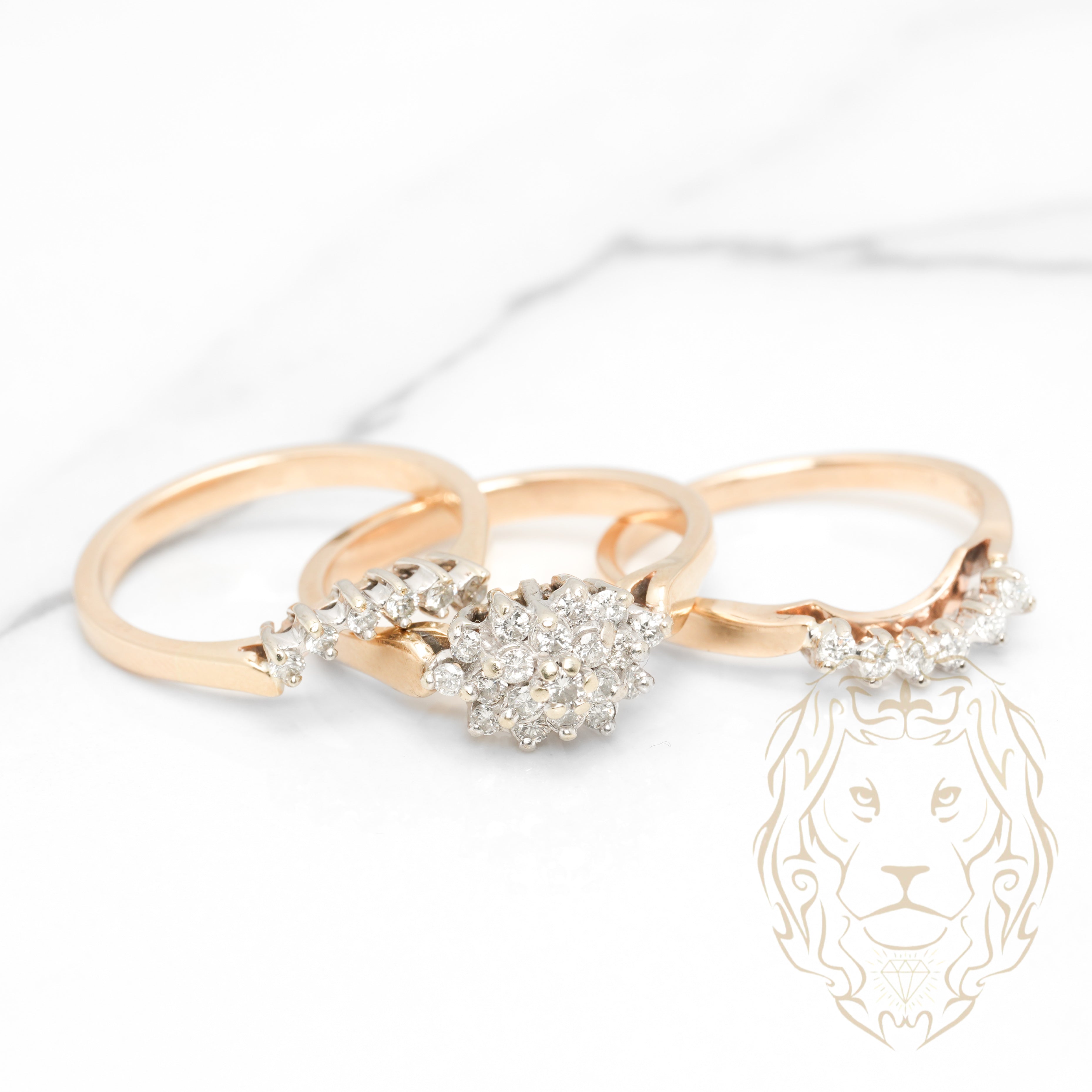 Bague de fiançailles - Or 14K deux tons jaune & blanc ensemble (3) grappe de diamants naturels 1.00TCW & alliances - RIGD556