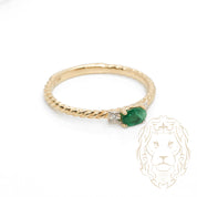Bague - Or 10K jaune twist émeraude ovale & diamants naturels 0.05TCW - RIGD580