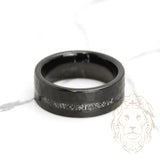 Bague jonc - Tungstène noire finition martelée et motif de verre brisé - RIT013