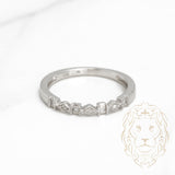 Bague - Or 10K blanc motif de formes microbillé serti de diamants naturels coupe rond & baguette 0.10CT - RIGD288