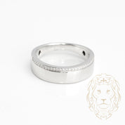Wedding band ring - 10K white gold with polished finish and 0.15CT natural diamond pavé border - RIGD350