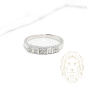 Ring - 10K white gold set with lab 0.26CT round brilliant & baguette cut diamonds - RIGL058