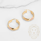 Hoops - Or 10K tricolore jaune, blanc & rose motif twist & finition brossée 7.5mm X 21mm - BOG862