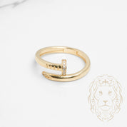 Bague - Or 10K jaune clou serti de pierres cz - RIG803