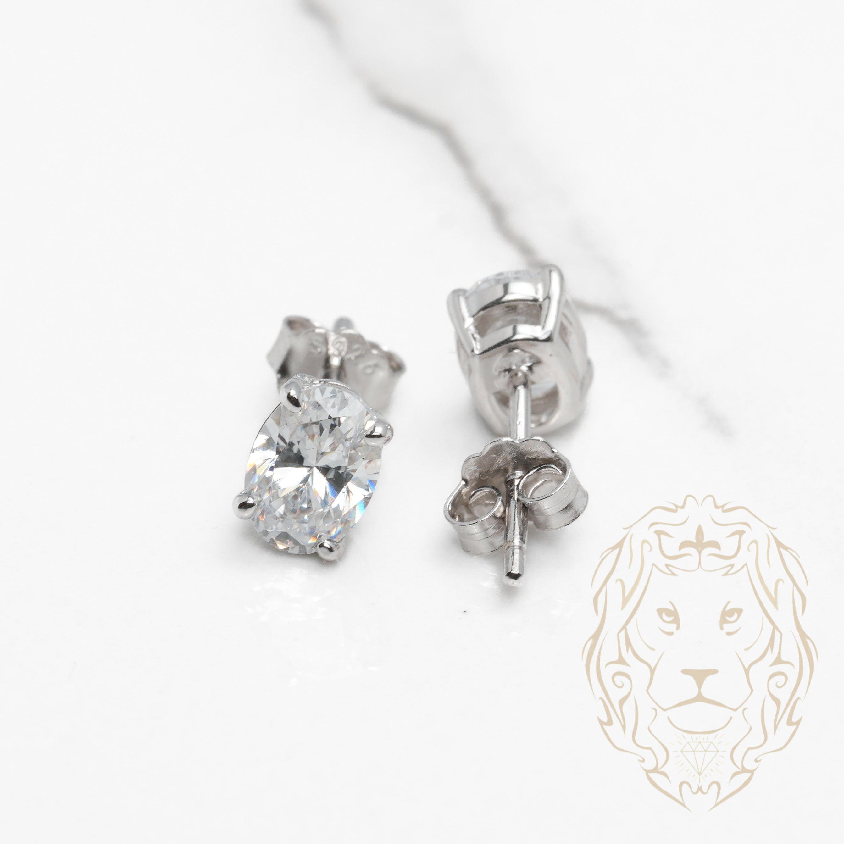 Studs - Argent zircone cubique coupe ovale 0.75PTS / 7mm - BOS359