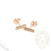 Studs - Or 10K jaune barre pavé de cz - BOG957