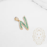 Pendentif - Or 10K deux tons jaune & blanc "V" pavé de diamants lab VVS 1.50CT & émeraudes 1.00CT - PEGL043