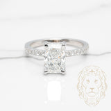Bague Kelly Midi - Or hidden halo diamant lab coupe radiant 2.50CT avec monture pavé de diamants 0.50CT - RIGL085