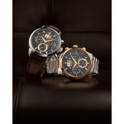 Montre Bulova Sutton 96B311, cadran noir, mise en situation