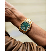 Montre Bulova Super Seville 97B237, cadran vert, mise en situation