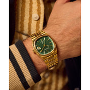 Montre Bulova Super Seville 97B237, cadran vert, mise en situation