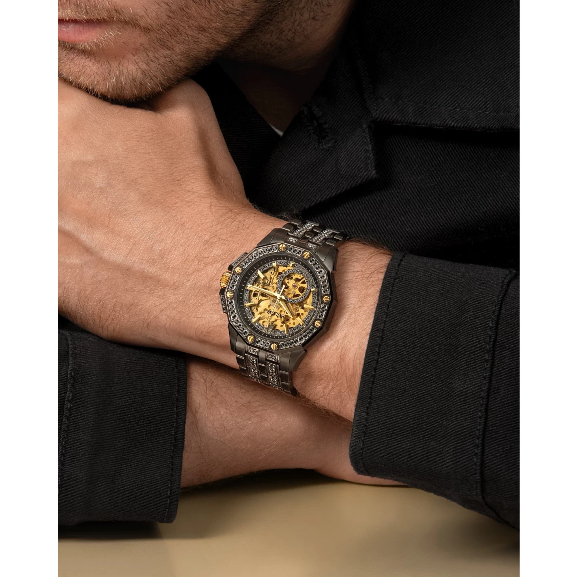 Montre Bulova Octava 98A293, cadran gris, mise en situation