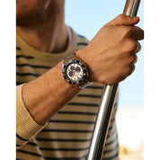 Montre Citizen Endeavor Chrono CA4730-59A, cadran blanc, mise en situation