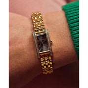 Montre Citizen Petite Palidoro EG7112-59E, cadran noir, mise en situation