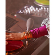 Montre Citizen Fio EG7128-59E, cadran noir, mise en situation
