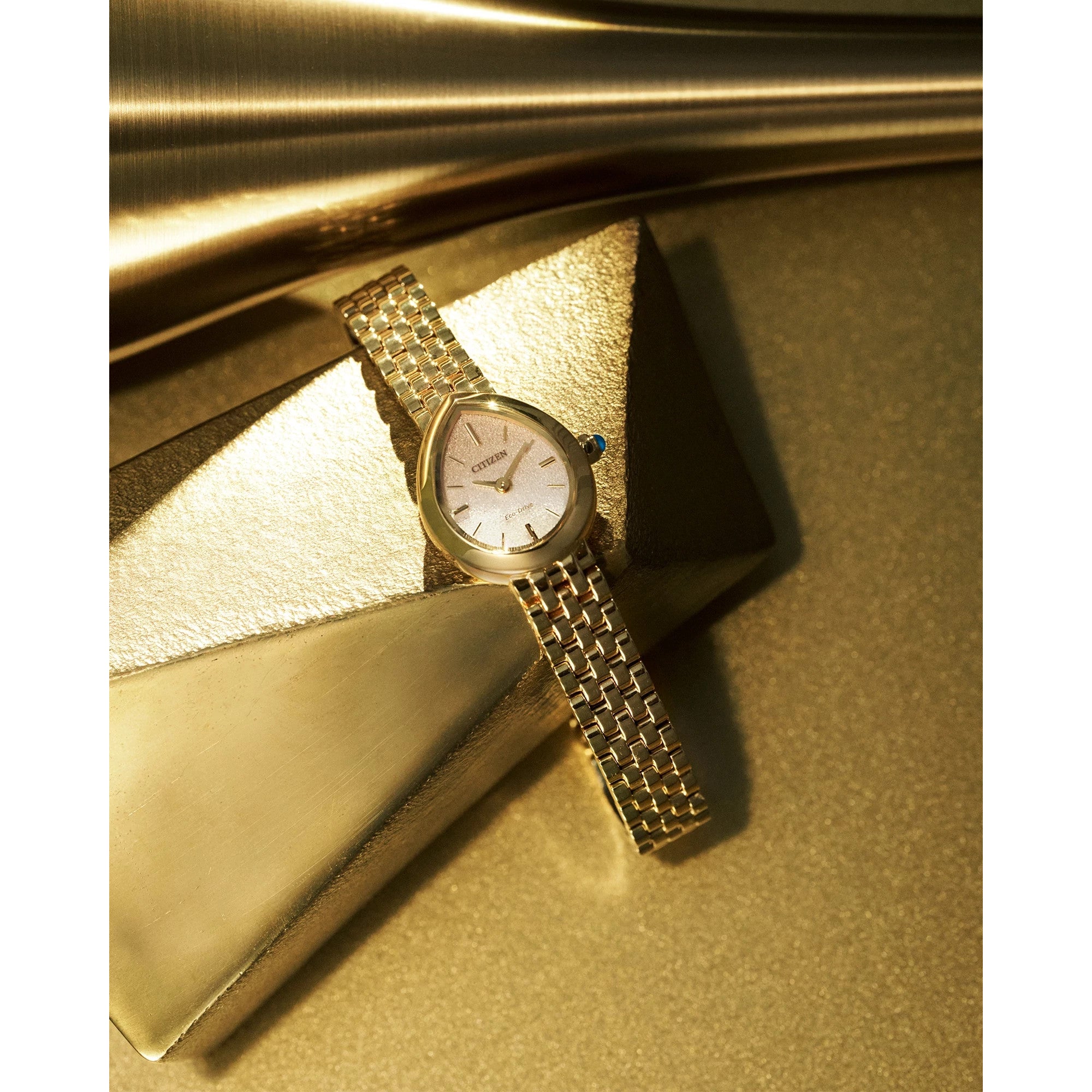 Montre Citizen L Rainell EX1552-59A, cadran blanc, mise en situation
