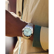 Montre Citizen Sport Automatic NH7530-52L, cadran bleu, mise en situation