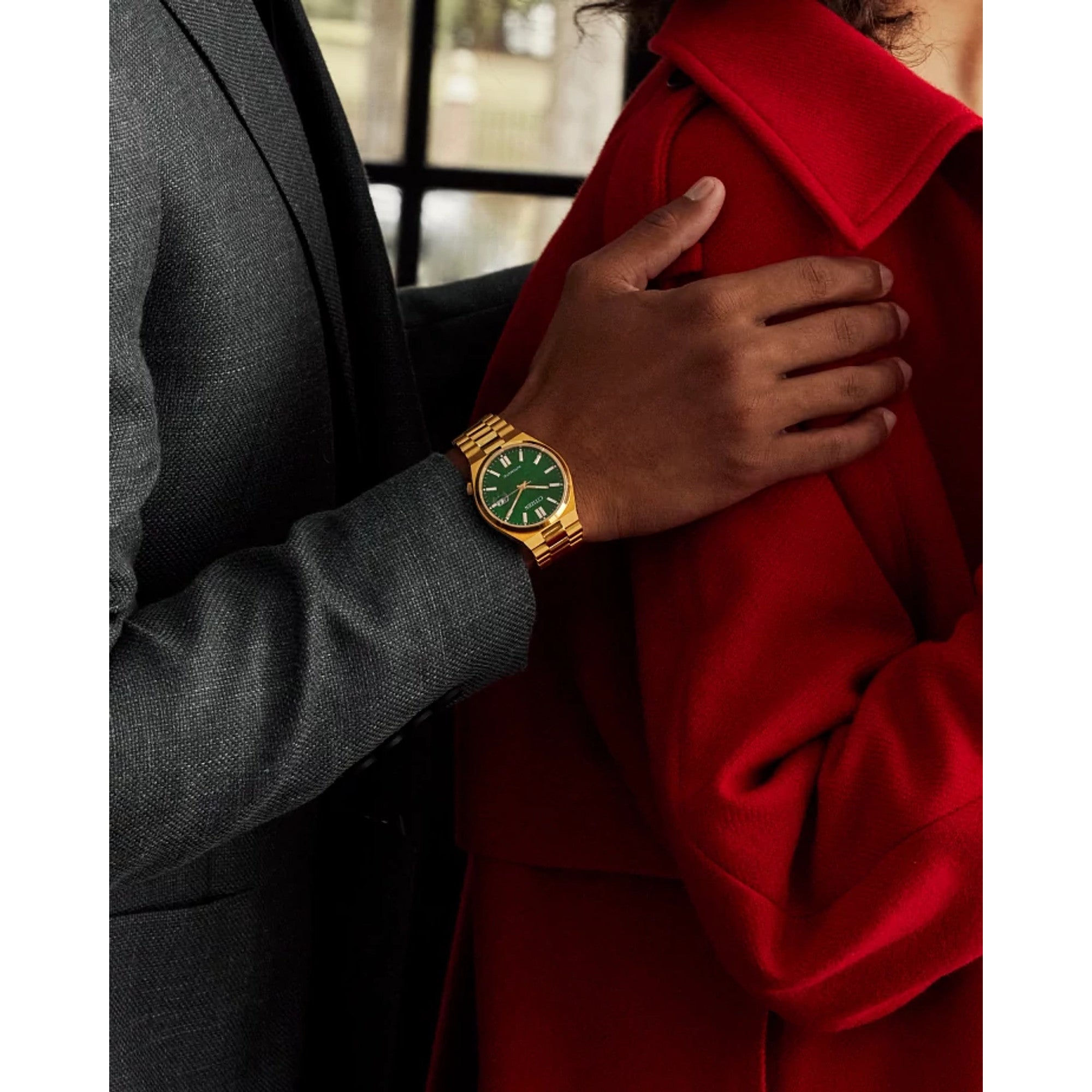 Montre Citizen Tsuyosa NJ0152-51X, cadran vert, mise en situation