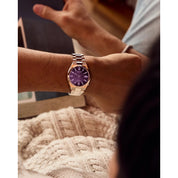Montre Citizen Tsuyosa NJ0200-50W, cadran violet, mise en situation
