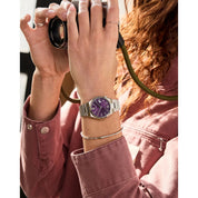 Montre Citizen Tsuyosa NJ0200-50W, cadran violet, mise en situation