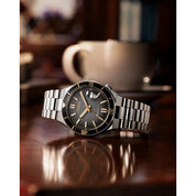 Montre Citizen Tsuyosa NJ0238-57E, cadran noir, mise en situation