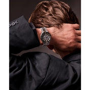 Montre Citizen Tsuyosa NJ0238-57E, cadran noir, mise en situation
