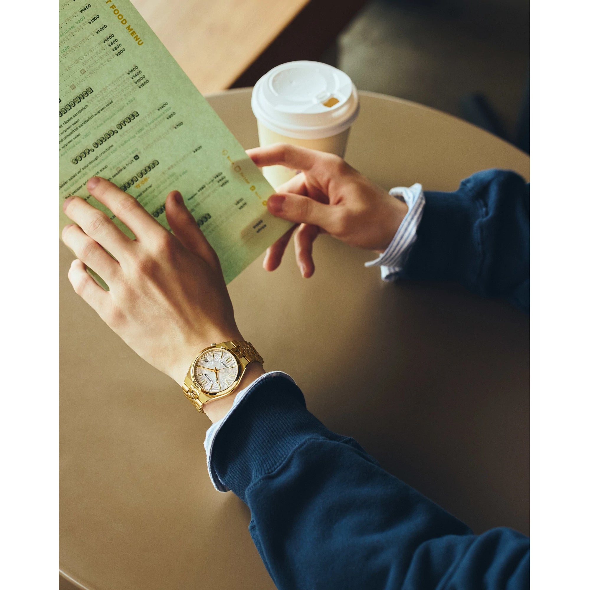 Montre Citizen Tsuyosa NK0032-56A, cadran argent, mise en situation