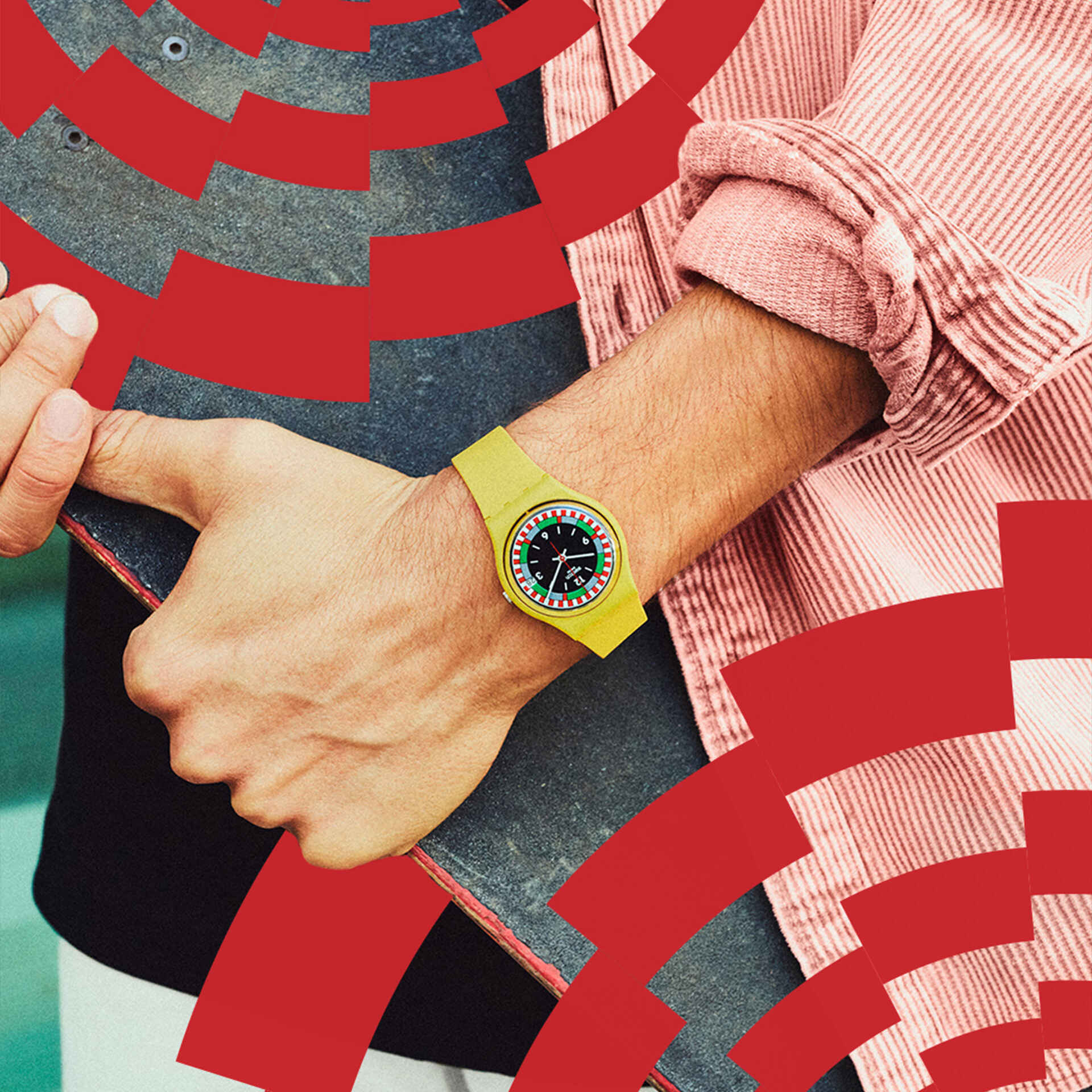 Montre Swatch Yel Race SO31J400, cadran noir, portée au poignet