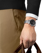 Montre Tissot Le Locle 39.3mm T006.407.11.053.00, cadran noir, portée