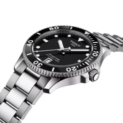 Montre Tissot Seastar 1000 40mm T120.410.11.051.00, cadran noir, vue de biais