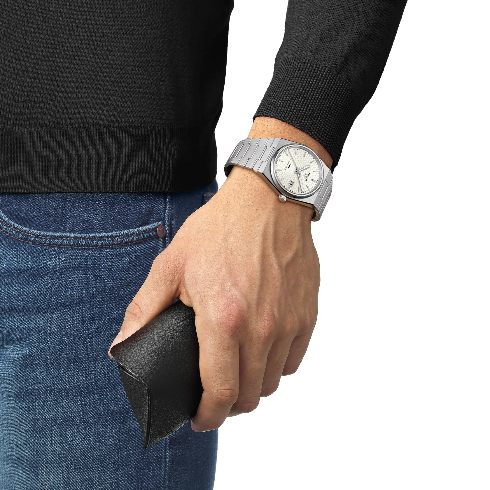 Montre Tissot PRX 40mm T137.407.11.111.00, cadran en nacre blance, portée