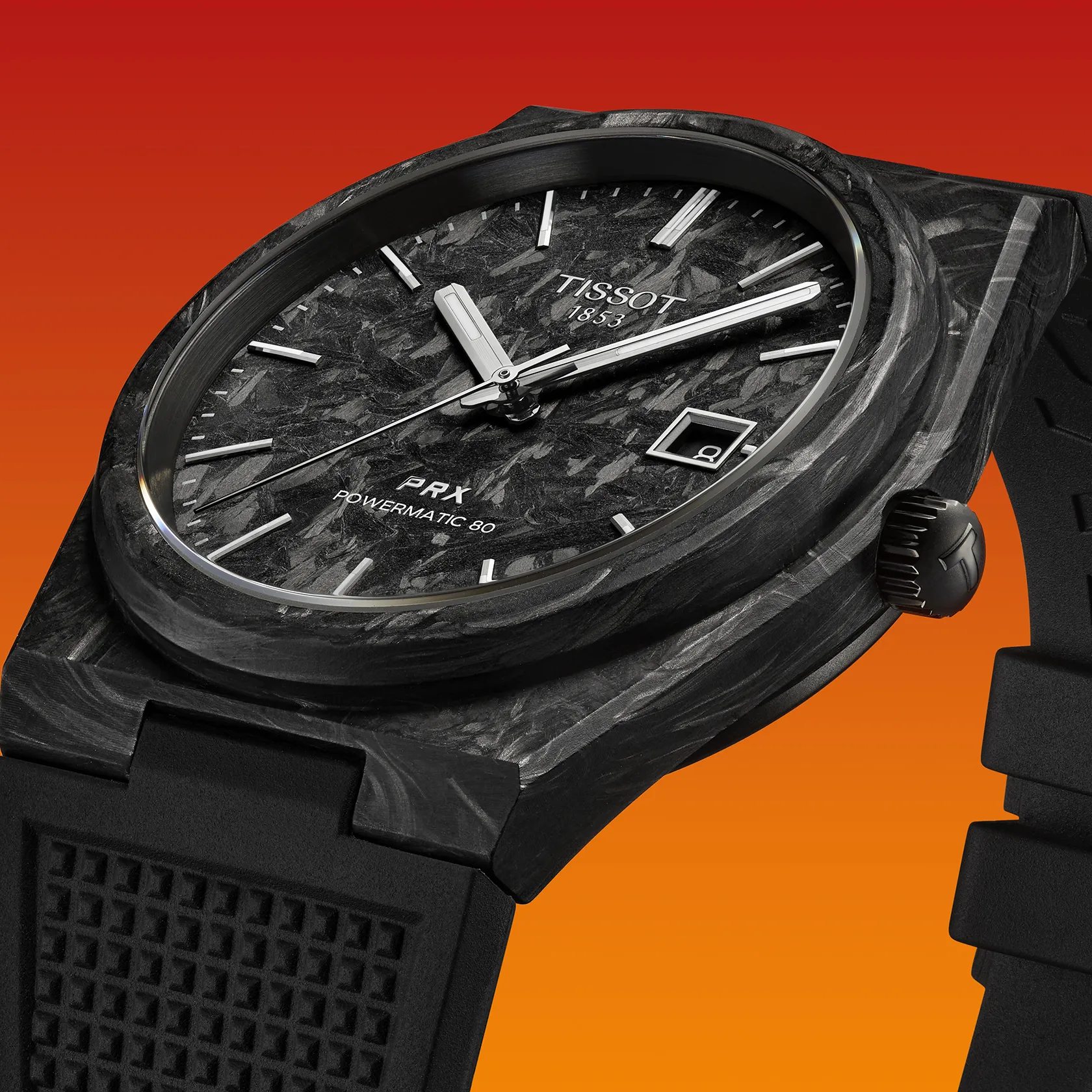 Montre Tissot PRX Carbon 40.5mm T137.907.97.201.00, cadran noir, mise en scène